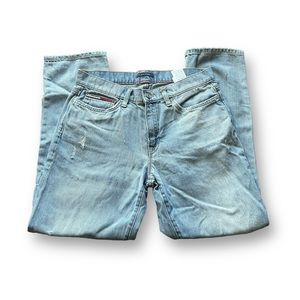 [Tommy Hilfiger] Distressed Slim Boyfriend Jeans